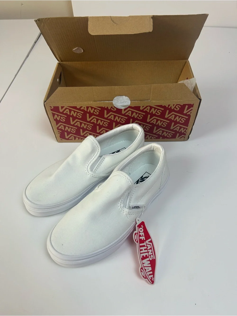 Vans Classic Slip-On Kids Size 3.5 White Canvas Sneakers NWT With Box